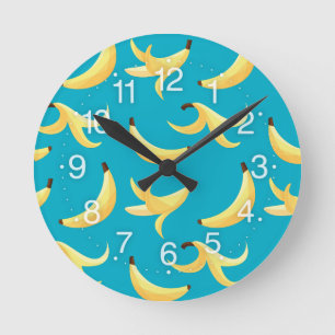 Lustiges Retro-gelbes Bananenmuster Party Editierb Runde Wanduhr