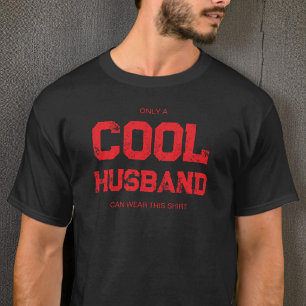 Lustiges rotes Zitat moderne Typografie Cooler Ehe T-Shirt