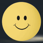 Lustiges schlichtes Gesicht Tischtennisball<br><div class="desc">Dieser Klingeln pong Ball hat ein Gesicht auf ihm.</div>