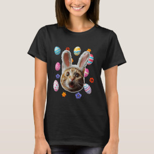 Lustiges Schockkatzengesicht mit Hasenohren Frohe  T-Shirt