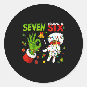Lustiges Sechs Sieben 67 Meme 6 7 Weihnachtselfen Runder Aufkleber