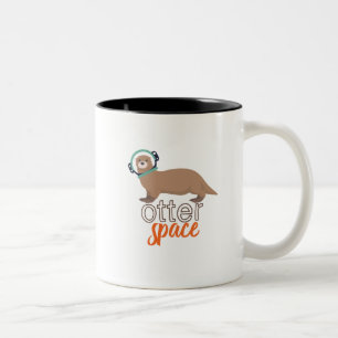 Lustiges Tier macht Spaß-Otter-Raum-Cartoon ein Zweifarbige Tasse