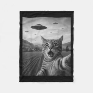 Lustiges überrascht Ed Katze Selfie mit Alien UFO Fleecedecke