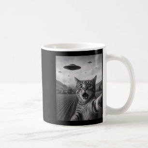 Lustiges überrascht Ed Katze Selfie mit Alien UFO Kaffeetasse