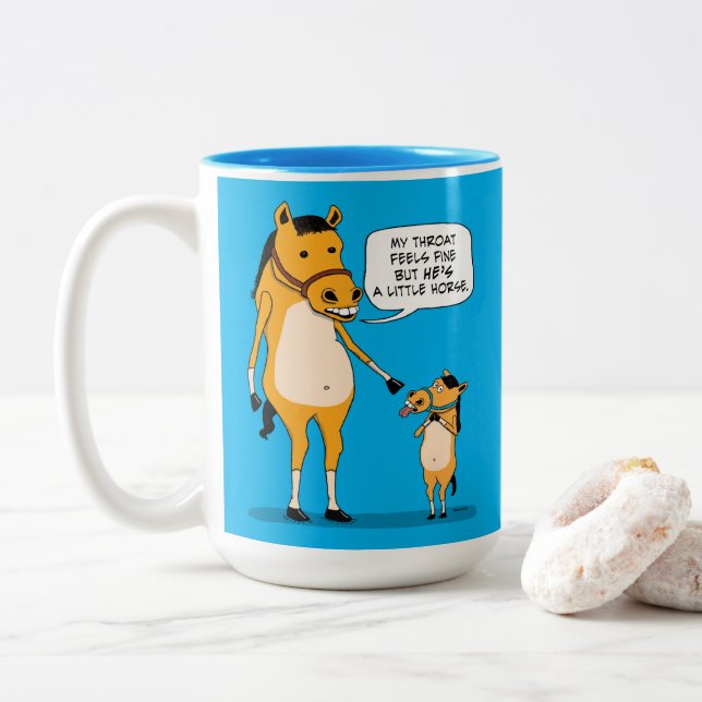 Lustiges und niedliches großes Pferd und kleines Zweifarbige Tasse (Mit Donut)