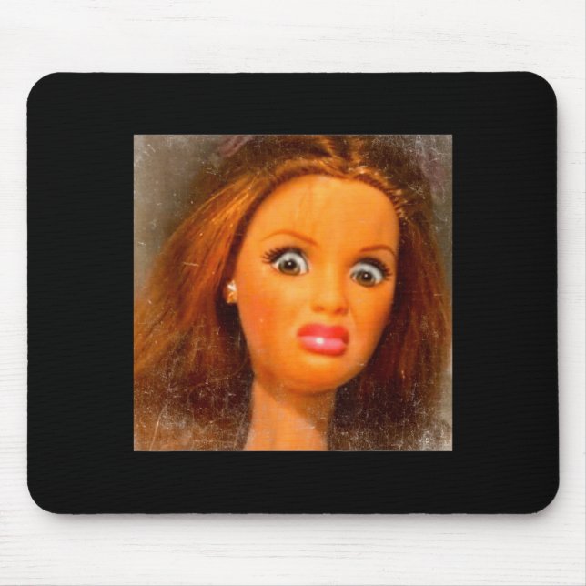 Lustiges widerliches Puppengesicht Meme  Mousepad (Vorne)