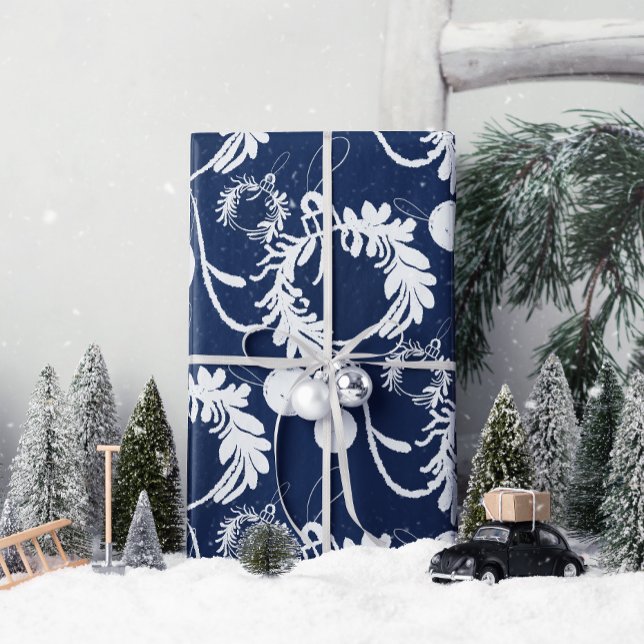 Lux Christmas Elegano Baubles on Blue Geschenkpapier (Wrap your gifts in elegance and joy with Lux Christmas, spreading love this festive season.)