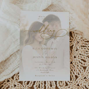 Luxe Gold Script & Portrait Wedding Einladung