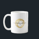 Luxe Imitate Gold lackierte Circle Designer Logo Kaffeetasse<br><div class="desc">Ein Bio gestrichener Kreis in Imitaten aus metallischem Gold wird zu einem luxuriösen Logo auf dieser personalisierten Kaffeemaschine Tasse. Kunst und Design © 1201AM Design Studio</div>