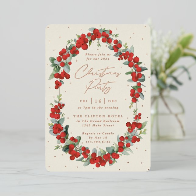 Luxe Red Berry + Eukalyptus Christmas Party Folieneinladung (Stehend vorne)
