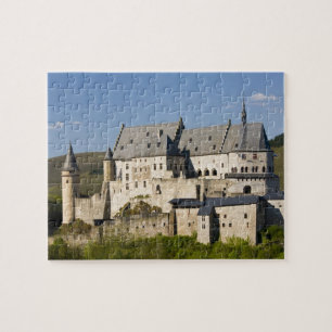 Luxemburg, Vianden. Vianden Schloss (b. 15.
