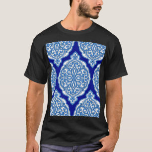 Luxuriös weiß-blau, türkisch dekoriert. T-Shirt