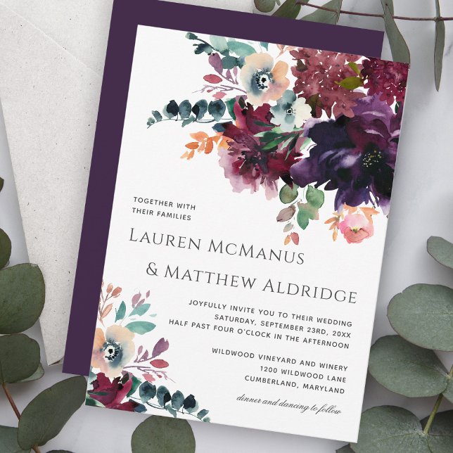 Luxuriöse Dark Lila Watercolor Bouquet Wedding Einladung (Von Creator hochgeladen)