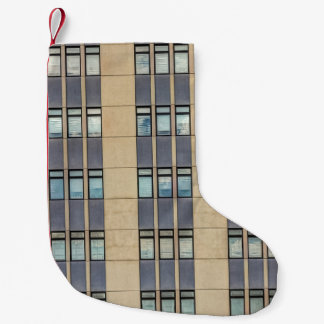 Luxuriöse moderne Business-Gebäude-Fassade Kleiner Weihnachtsstrumpf