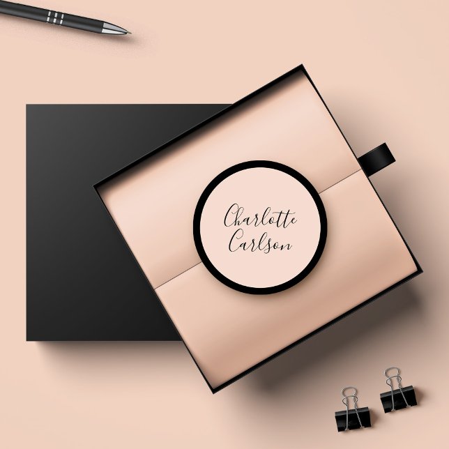 Luxuriöse moderne Script Typografie Blush Pink Runder Aufkleber (Von Creator hochgeladen)