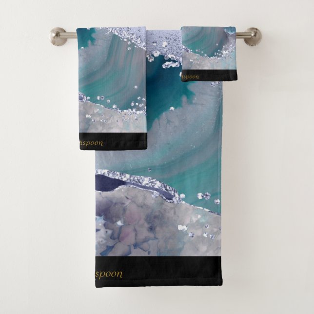 LUXURIÖSES OZEAN WAAN MARBLE CUSTOM TOWEL SET (Insitu)