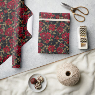 Luxuriöses Rote Rose- & Gold-Leaf-Muster auf schwa Geschenkpapier