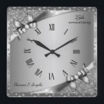 Luxury 25th Anniversary Metallic Silver & Diamond  Quadratische Wanduhr<br><div class="desc">Luxury 25th Anniversary Metallic Silver & Diamond Square Wall Clock.</div>