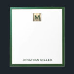 Luxury Emerald Gold Monogram Notizblock<br><div class="desc">Behalt deine Gedanken stilgerecht mit diesem personalisierten Notizblock mit einem rostvergoldeten Monogramm-Erstdesign mit deinem Namen oder eigenem Text, gerahmt in einem smaragdgrünen Texturdruck. Dieses Notizblock ist ideal zum Mitmachen von Notizen, zum Erstellen von Aufgabenlisten oder zum Schreiben von Erinnerungen. Es ist ein Muss für jeden, der will, über sein Spiel...</div>