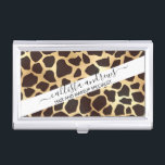 Luxury Gold Brown Giraffe Tierdruckmuster Visitenkarten Dose<br><div class="desc">Dieses elegante und luxuriöse Muster ist perfekt für die trendige und stilvolle Mode. Es enthält ein Imitat, das in Gold und Braun gedruckt ist und ein Tiermuster aufweist. Es ist modern, elegant, modern und einzigartig! Genau wie du! ***WICHTIGE HINWEIS FÜR DESIGN: Für individuelle Designanfragen, wie z.B. passende Produktanfragen, Farbänderungen, Platzierungsänderungen...</div>