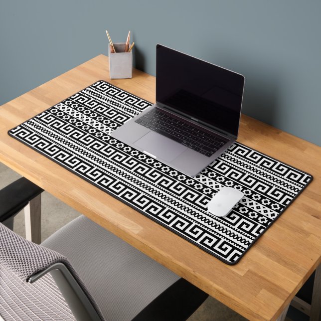 Luxury Monochrome Ancient Greek Aztec Maze Linear  Schreibtischunterlage (Büro 2)
