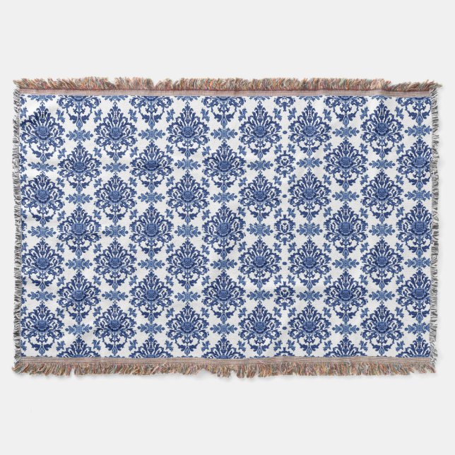 Luxury Royal Blue and White Baroque Floral Pattern Decke (Vorderseite)