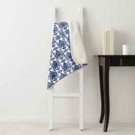 Luxury Royal Blue and White Baroque Floral Pattern Sherpadecke