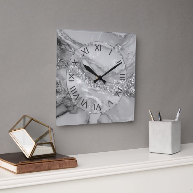Luxury Silver & White Flowing Marble Quadratische Wanduhr (Büro)