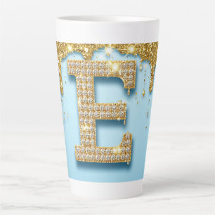 Luxus-Diamant-Buchstabe E auf goldenem Glitter-Hin Milchtasse