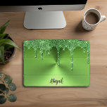 Luxus Sparkle Green Dripping Glitzer Personalisier iPad Pro Cover<br><div class="desc">Schöner Luxus-Sparkle-Grün-Glitzer mit gebürstetem Metalldesign Personalisiert iPad Pro Cover</div>