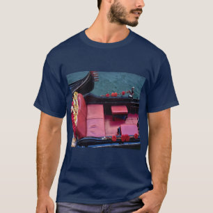 Luxusgondel in Venedig am Meer T-Shirt