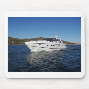 LuxusMotorboot Mousepad