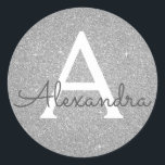Luxussilber-Glitzer und Sparkle-Monogramm Runder Aufkleber<br><div class="desc">Luxuriöse Silver Imitate Glitzer und Sparkle Elegant Umschlag von Gevor Siegel Sticker. Dieser Aufkleber kann so angepasst werden,  dass er Ihren Anfangs- und Vornamen für ein Geschenkpaket enthält.</div>