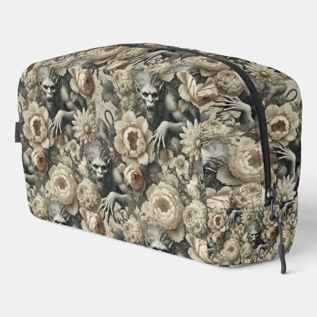 Lycanthropic Splendor - Gothic Werewolf Floral Waschbeutel (Rechte Ecke)