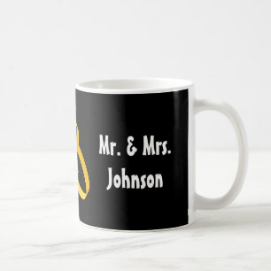 M. et Mme tasse de mariage avec les anneaux d'or