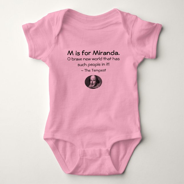 M ist für Miranda • Ein kleines Shakespeare-Shirt Baby Strampler (Vorderseite)