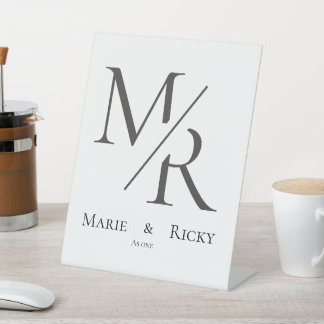 M & R | Unser Initialen-Monogramm Sockelschild