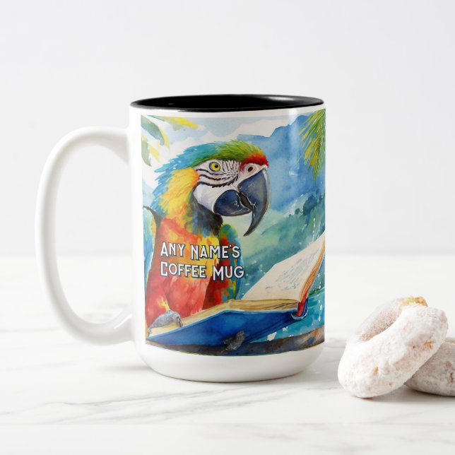 Macaw liest das große Buch Zweifarbige Tasse (Mit Donut)