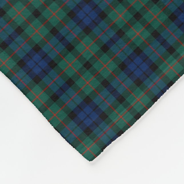 MacCallum Clan Royal Blue und Green Tartan Fleecedecke (Ecke)