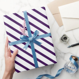 Mach dein Geschenk in Tiefpurpur elegant Geschenkpapier