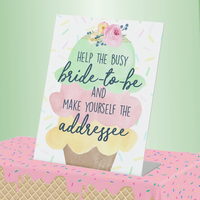 Machen Sie sich selbst das Adressatenprogramm Sockelschild (Bride to Be Addressee Watercolor Ice Cream Bridal Shower Pedestal Table Sign)