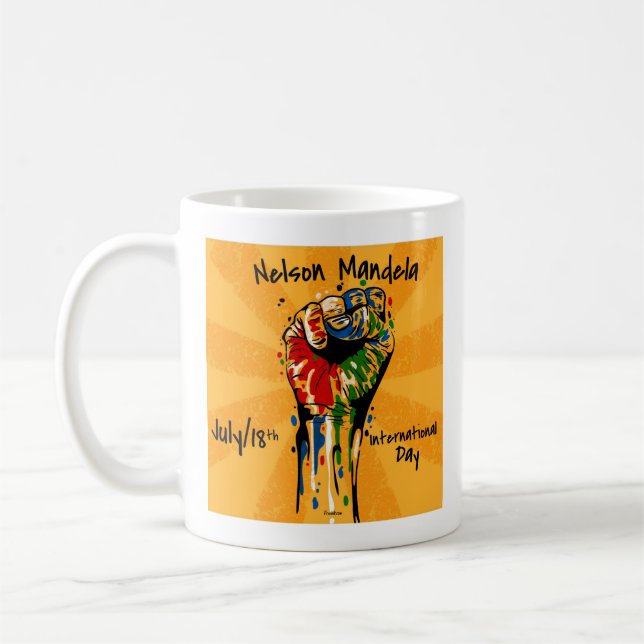 Mächtige Symbole für den 19. Juni auf dieser Tasse (Links)