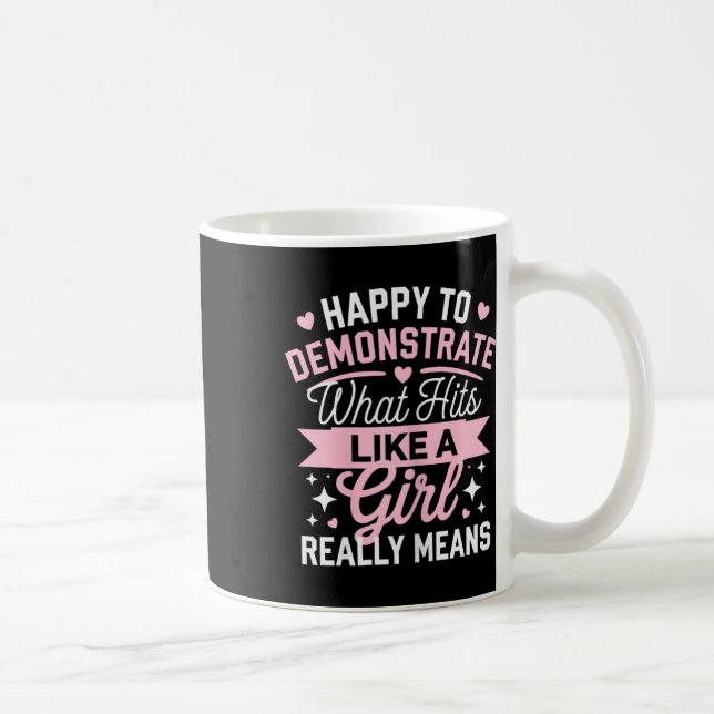 Mächtiges Karate-Mädchen Statement Design  Kaffeetasse (Rechts)