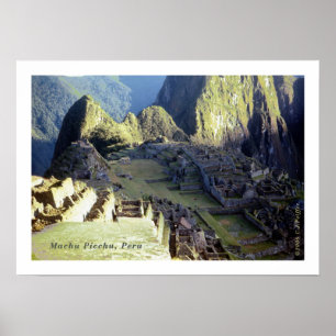 Machu Picchu bei Morgendämmerung Poster