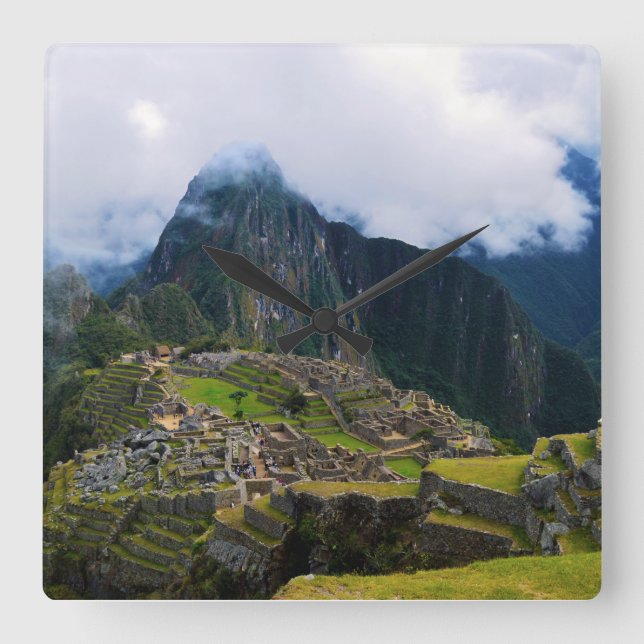 Machu Picchu, Peru Quadratische Wanduhr (Vorderseite)