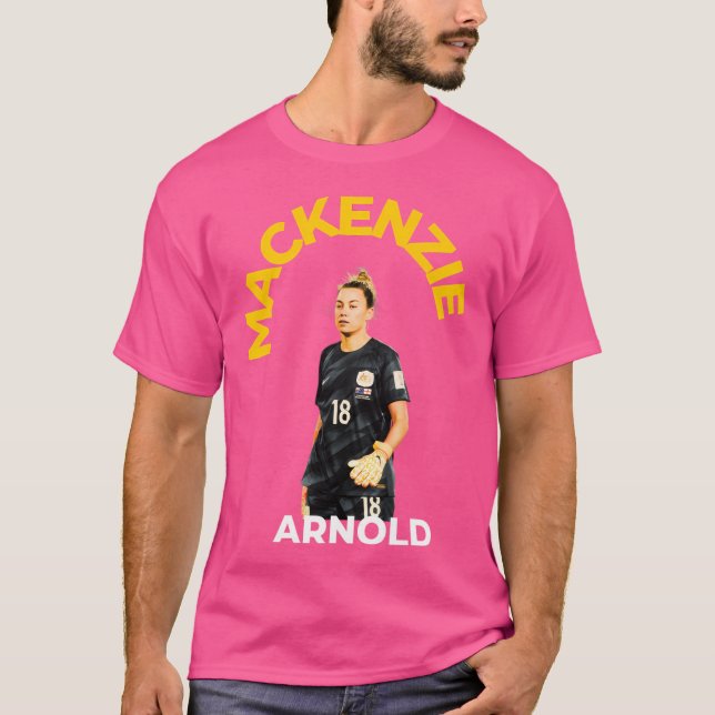 Mackenzie Arnold T-Shirt (Vorderseite)
