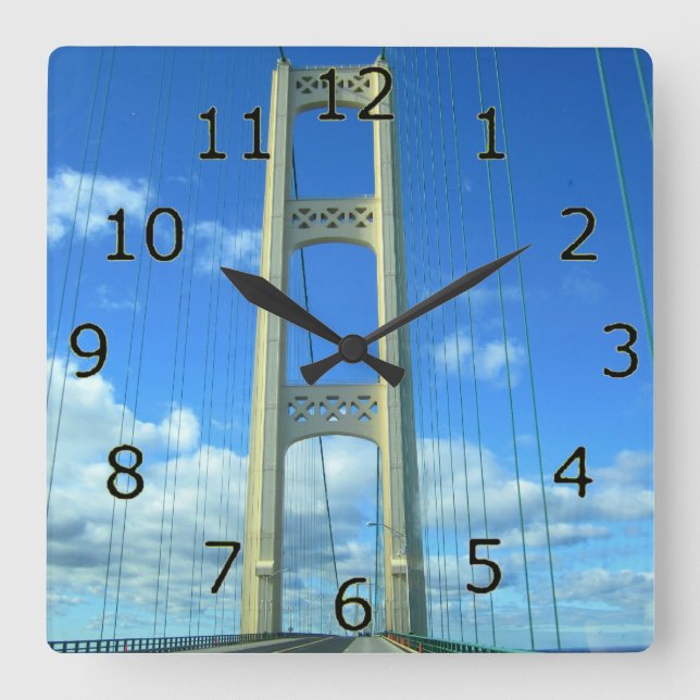 Mackinac Bridge Art with Numbers Quadratische Wanduhr (Vorderseite)