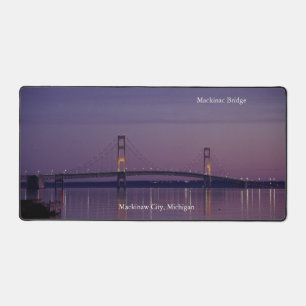 Mackinac Bridge bei der Abendmahlzeit Schreibtischunterlage