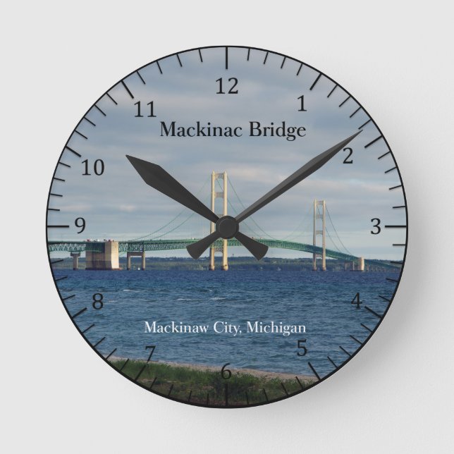 Mackinac Bridge Mackinaw Runde Wanduhr (Vorderseite)