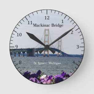Mackinac Bridge spring St. Ignace clock Runde Wanduhr